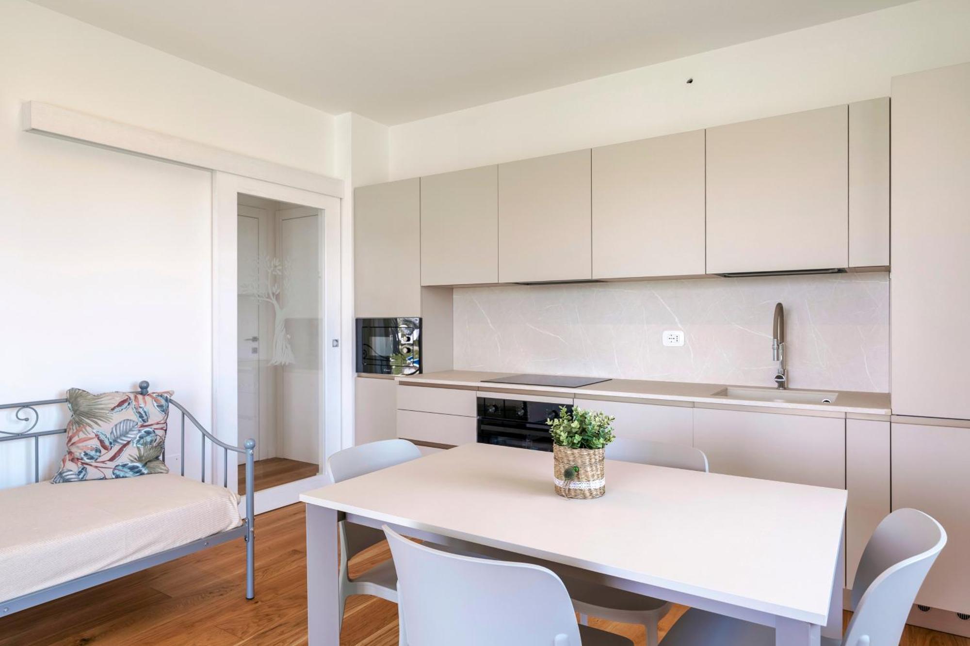 Lagobaldo Apartments - Regarda Travel Colà エクステリア 写真