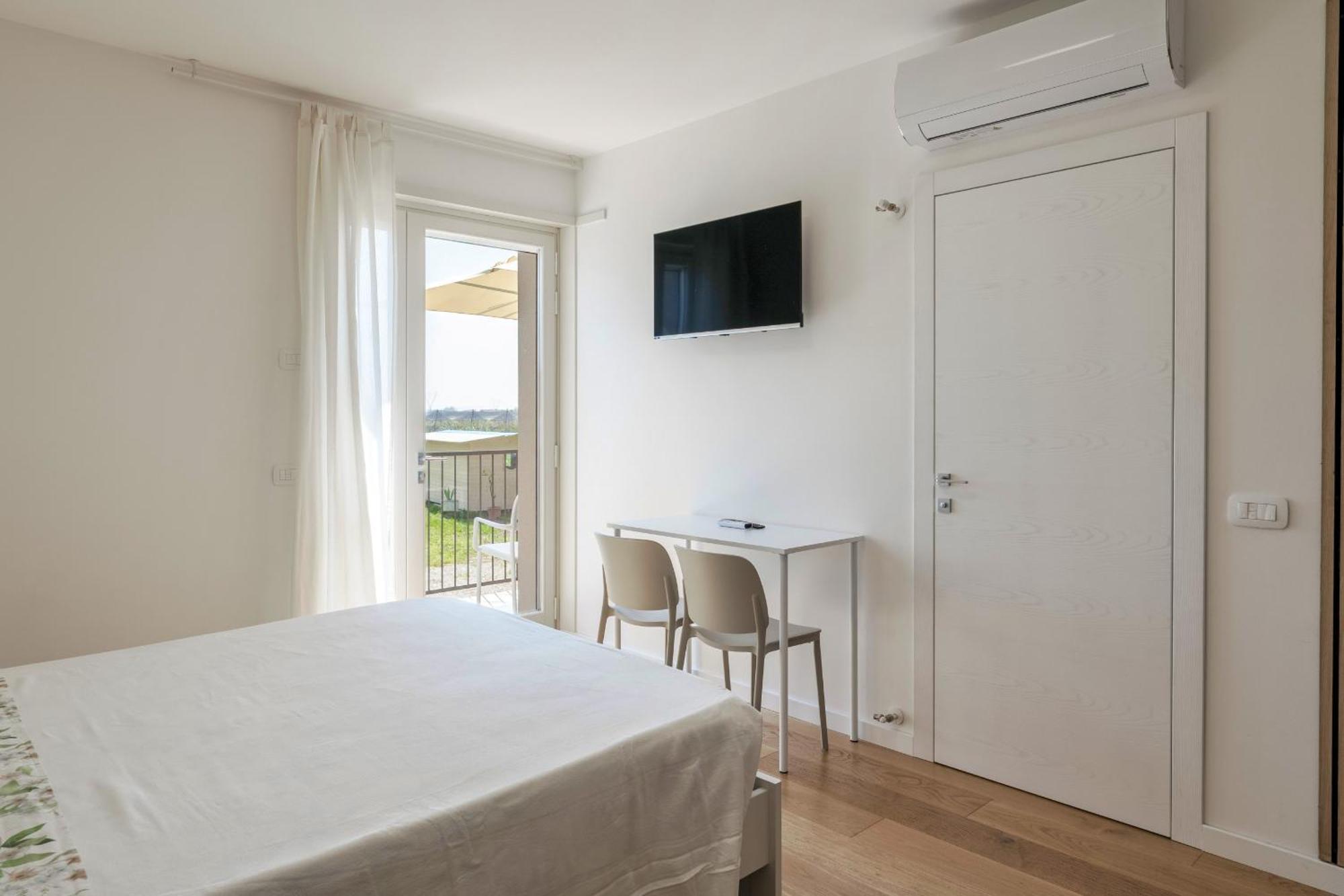 Lagobaldo Apartments - Regarda Travel Colà エクステリア 写真